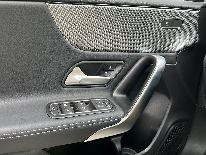 Mercedes-Benz Třídy A A-Třída 180 Progressive Editio - fotka 13 z 20