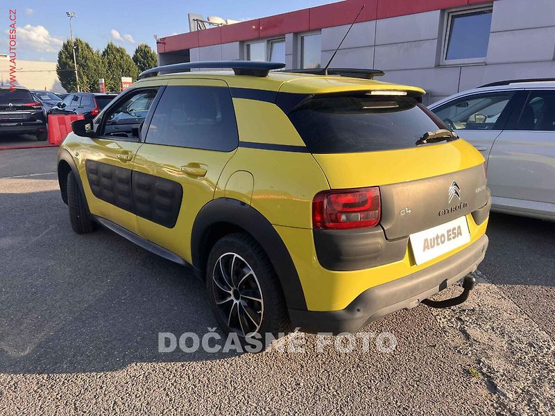Citroën C4 Cactus (2015) 1.2PT, ČR, servis.kniha - fotka 2 z 3