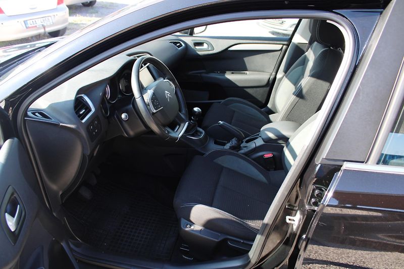 Citroën C4 (2015) 1,2i KLIMA NAVI TEMPOMAT PC - fotka 9 z 16