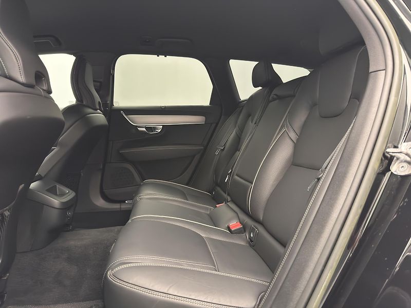 Volvo V90 B4 PLUS DARK AUT  - fotka 24 z 47