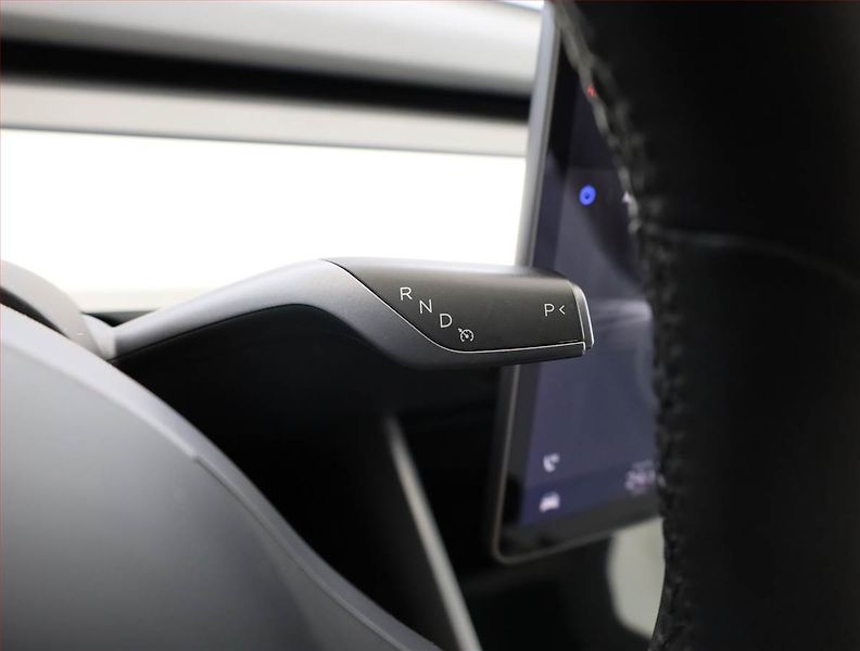 Tesla Model 3 (2020) Std Range Plus 52kWh, SoH 84% - fotka 11 z 21