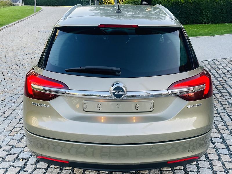 Opel Insignia 2.0CDTi MANUÁL VÝHŘEV LED - fotka 14 z 41
