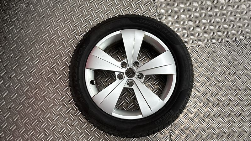 Škoda Superb 2.0 TDI DSG 4x4 Scout Combi - fotka 35 z 35