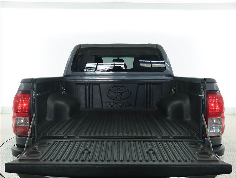 Toyota Hilux (2020) 2.4 D-4D - fotka 14 z 16