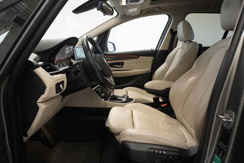 BMW Řada 2 2,0 GRAN TOURER - fotka 11 z 33