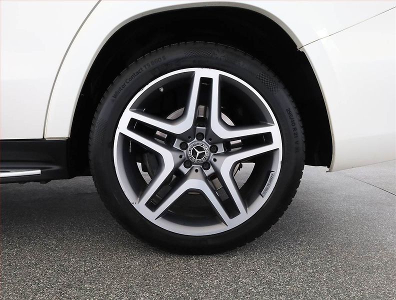 Mercedes-Benz GLS (2017) 500 4MATIC - fotka 21 z 21