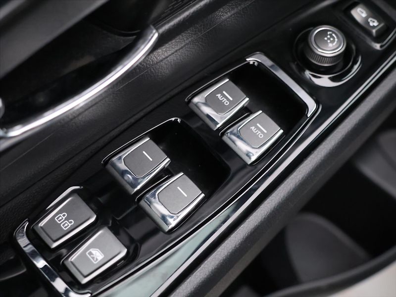 SsangYong Korando 1,5 TGDi 120kW Aut. AWD CZ - fotka 11 z 31