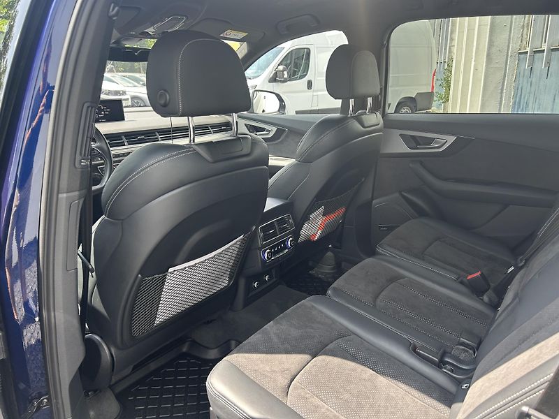 Audi SQ7 (2018) 4.0 biTDI V8 320 kW tiptronic - fotka 56 z 62