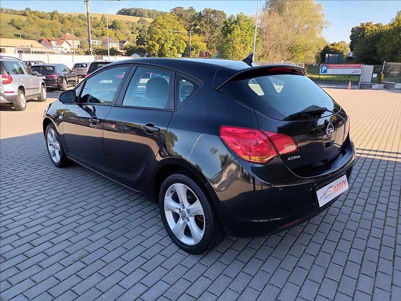 Opel Astra 1,6 i,85KW,KLIMA,PARKING - fotka 7 z 42