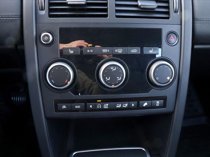 Land Rover Discovery Sport 2,0 TD4 110kW 4WD Automat - fotka 22 z 32