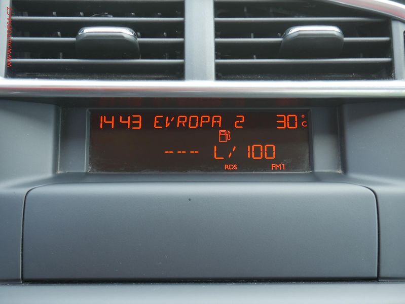 Citroën C4 (2011) 1.6  i, ČR, AC, temp - fotka 13 z 15