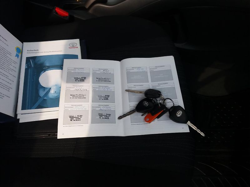 Toyota Auris 1.4VVTi,71kW,DIG.KLIMA,TAŽNY!! - fotka 23 z 27