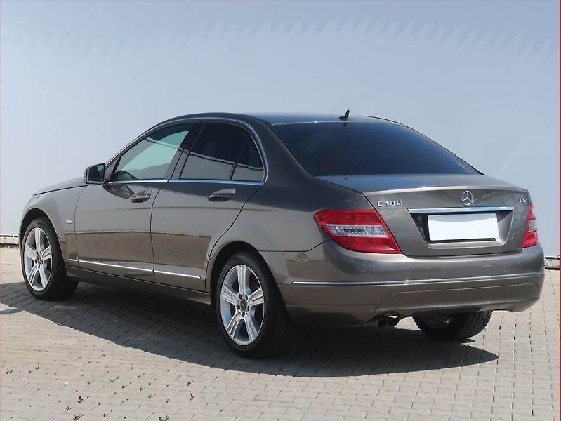 Mercedes-Benz Třídy C (2010) C 180, Automat, Xenony - fotka 4 z 17