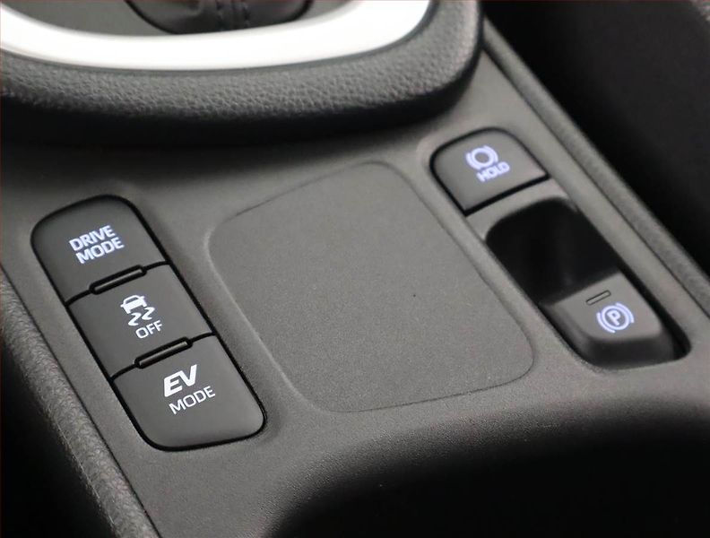 Toyota Yaris (2022) 1.5 VVT-i Hybrid, Automat, ČR - fotka 20 z 22