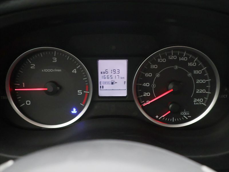 Subaru Forester 2,0 D-L 108kW CZ Sport - fotka 19 z 34