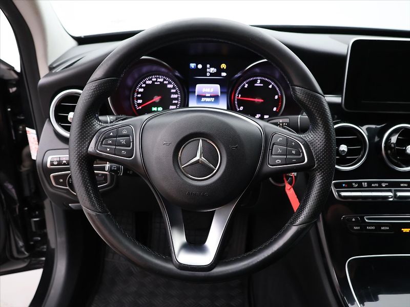 Mercedes-Benz Třídy C 1,6 BlueTec 100kW - fotka 17 z 36