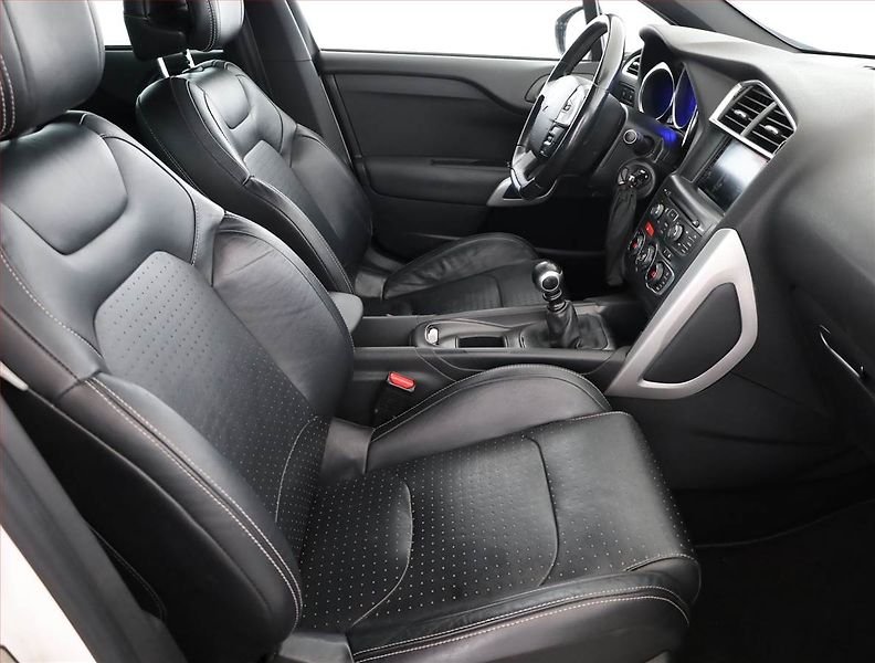 Citroën DS4 (2012) 2.0 BlueHDI, Serv.kniha, Navi - fotka 7 z 18