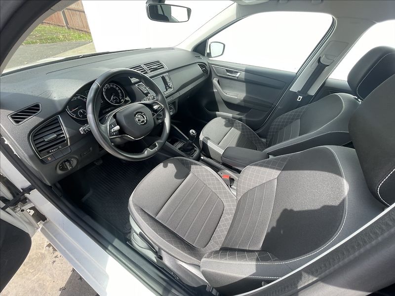 Škoda Fabia 1,0 TSI Combi Ambition Plus - fotka 5 z 24