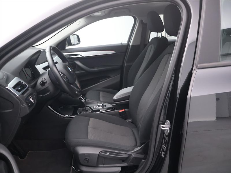 BMW X2 1,5 18i sDrive 103kW Advantage - fotka 10 z 28