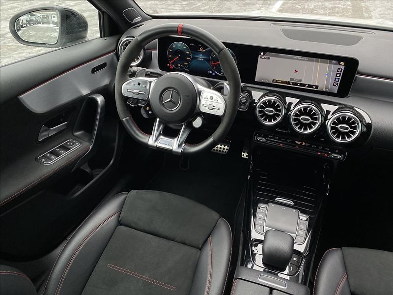 Mercedes-Benz Třídy A A 45 S AMG 4M+ - fotka 13 z 27