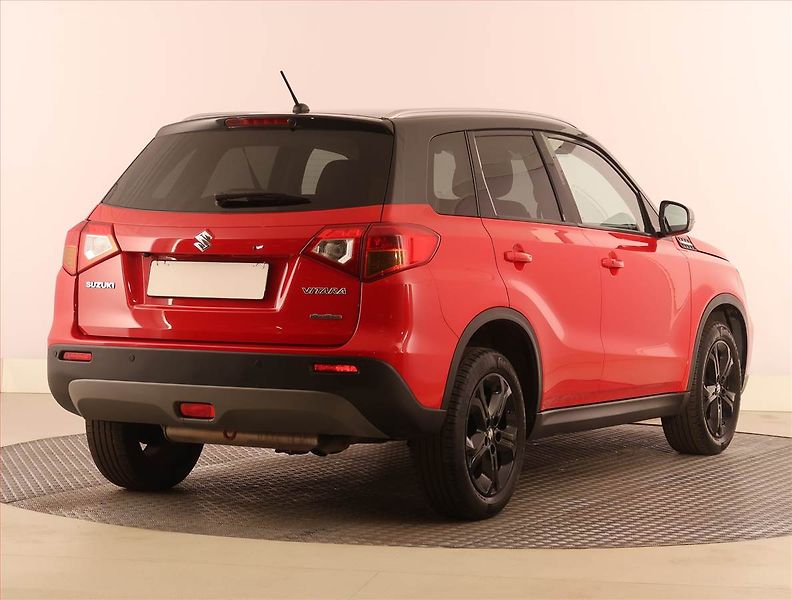 Suzuki Vitara (2015) Elegance 1.4 BoosterJet, 4X4 - fotka 5 z 23