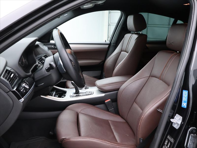 BMW X4 3,0 30d xDrive M Sport Shadow - fotka 11 z 32