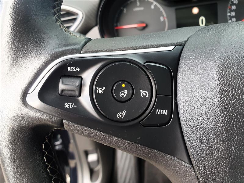Opel Crossland X 1,5 cdti,Innovation,navi,kůže - fotka 21 z 50