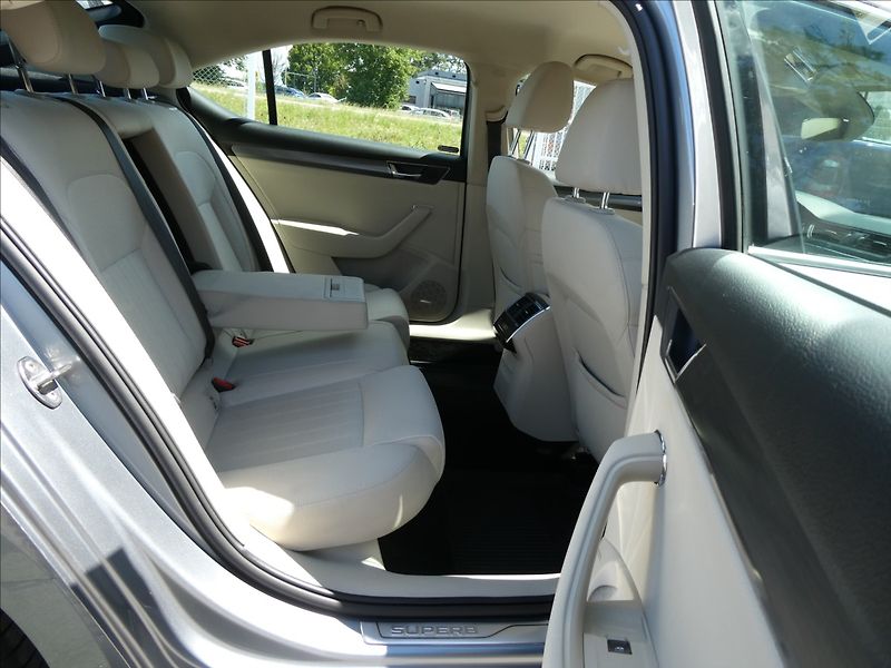 Škoda Superb 1,5 TSi 110kW 1majitel,DSG,DPH - fotka 27 z 47