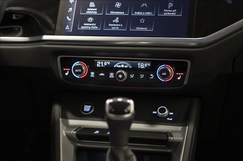 Audi Q3 1,5 35 TFSI S-LINE NAVI VÝHŘEV - fotka 23 z 37