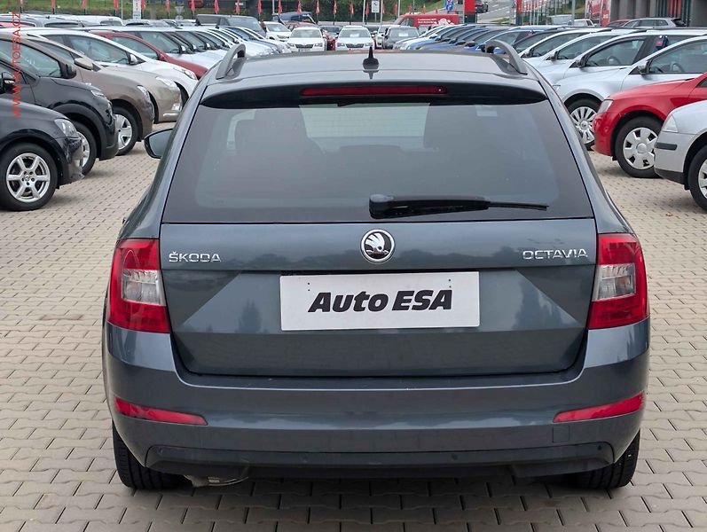 Škoda Octavia (2015) 1.4 TSi, Elegance, DSG, +kola - fotka 5 z 22