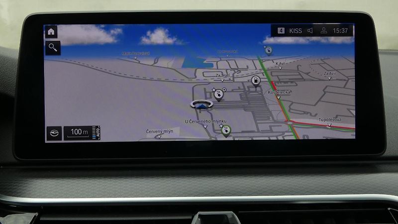 BMW Řada 5 530e - fotka 14 z 28