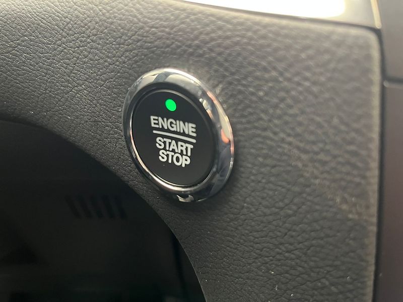 Ford S-MAX 2,5 HEV Titanium 7míst - fotka 55 z 70