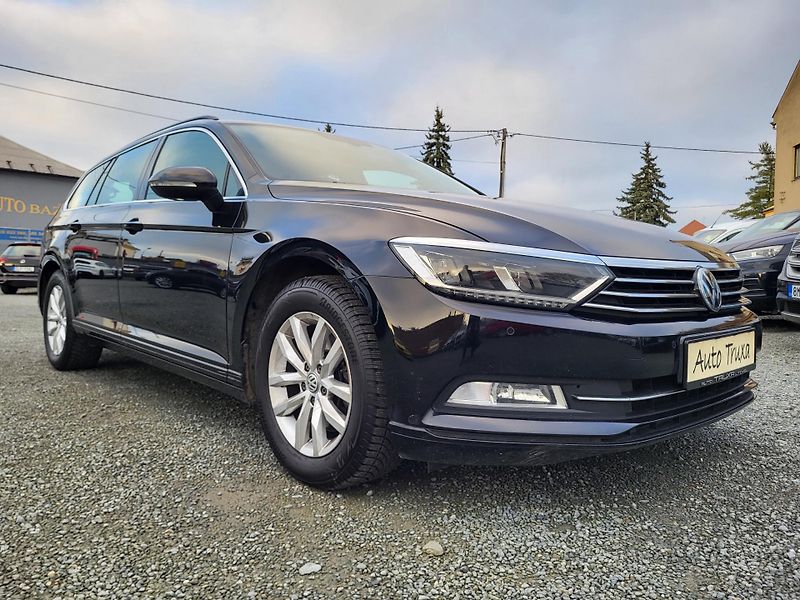 Volkswagen Passat 2.0 TDi 140kW DSG COMFORTLINE - fotka 34 z 49