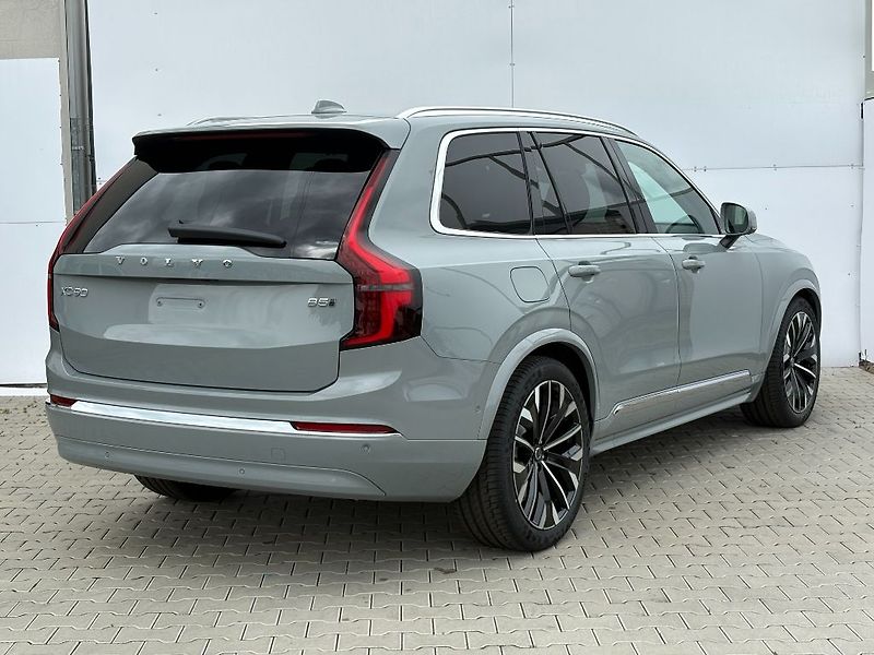 Volvo XC90 Plus Bright B5 184kW - fotka 6 z 18
