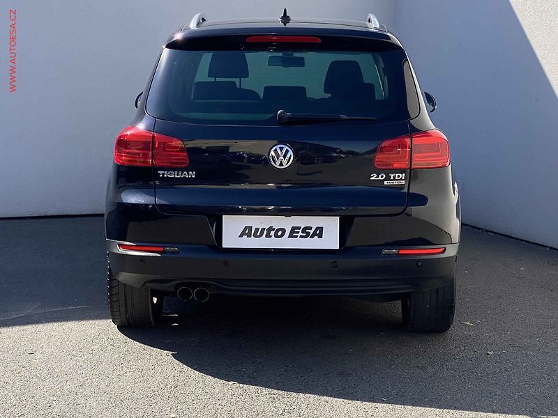 Volkswagen Tiguan (2011) 2.0 TDi 4x4, Track&Style, DSG - fotka 5 z 19