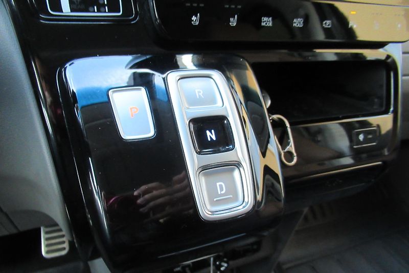 Hyundai Staria 2.2 CRDi 4x4 TAŽNÉ PANORAMA  - fotka 22 z 47