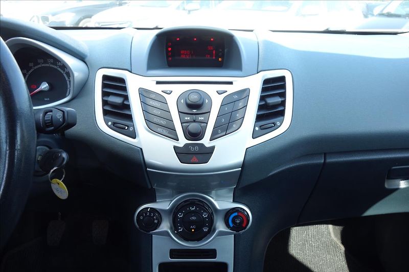 Ford Fiesta 1,2 i, ČR, KLIMATIZACE. - fotka 20 z 30