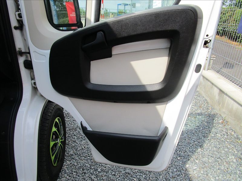 Peugeot Boxer 2.2HDi, Obytný, 5 míst - fotka 22 z 67
