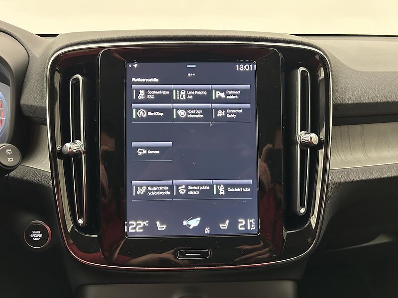 Volvo XC40 1.5 T2 Plus - fotka 26 z 30