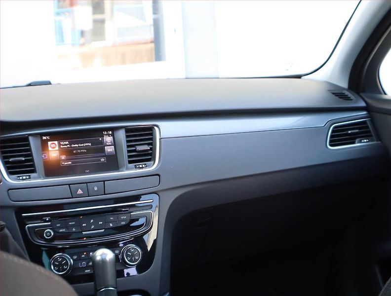 Peugeot 508 (2016) 1.6 BlueHDi, Automat, Navi - fotka 8 z 18