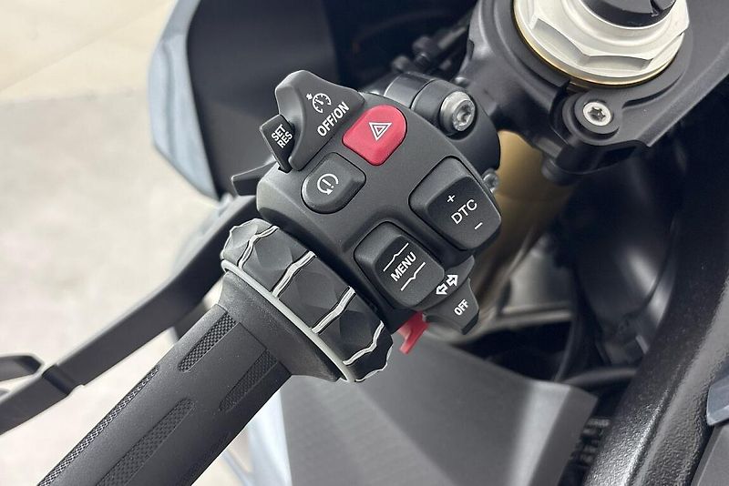 BMW S 1000 RR - fotka 10 z 13