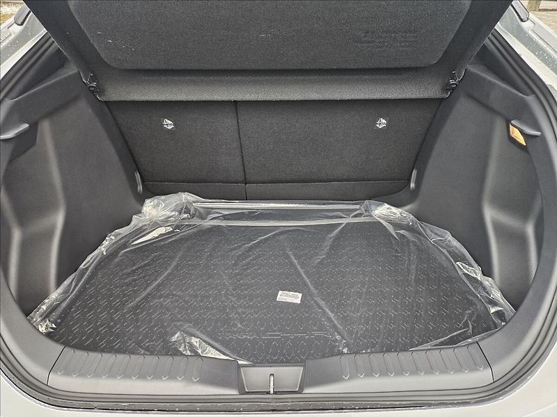 Toyota C-HR 1,8HEV Comfort - fotka 4 z 9