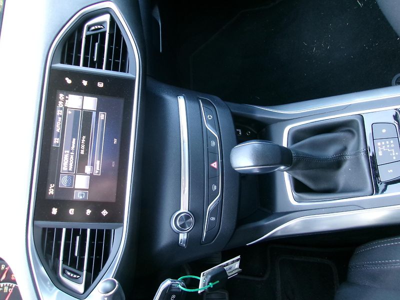 Peugeot 308 1.2i automat - fotka 12 z 22