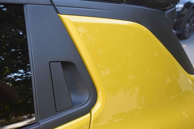 Menší hrboly Jeep Avenger přejíždí s grácií