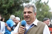 Na akci Jízda do vrchu a výstava historických vozidel se představilo na tři sta automobilů a motocyklů.