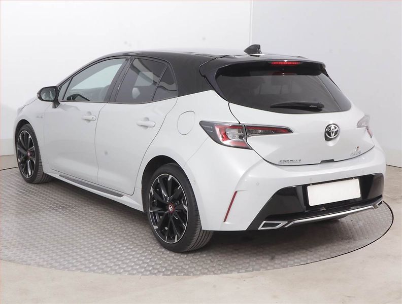 Toyota Corolla (2020) 1.8 Hybrid - fotka 4 z 16