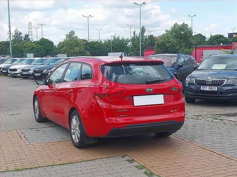 Kia Ceed (2015) 1.6 GDI, ČR,1.maj, Serv.kniha - fotka 4 z 16