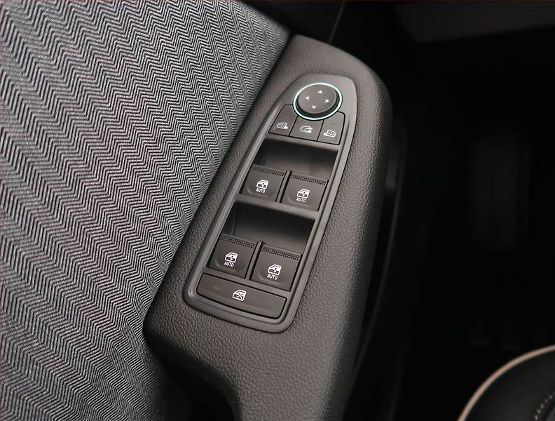 Renault Clio (2025) 1.0 TCe, Navigace, Tempomat - fotka 16 z 19