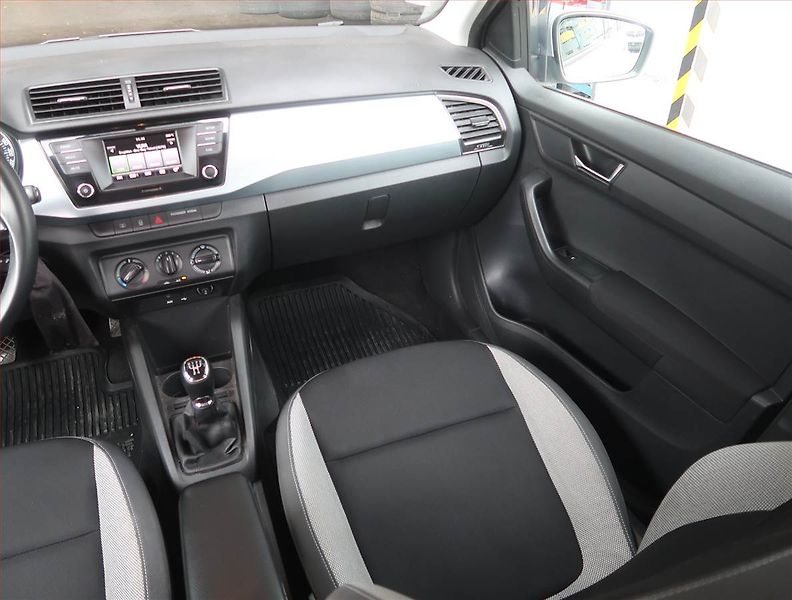 Škoda Fabia (2015) 1.2 TSI, Tempomat - fotka 8 z 17