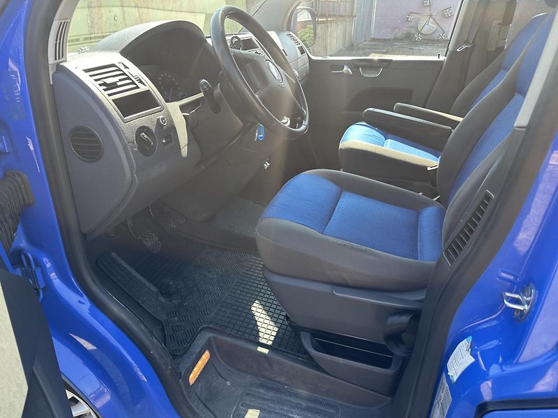 Volkswagen Caravelle (2005) 2.5 TDI 128kw 4x4 8 míst - fotka 14 z 16